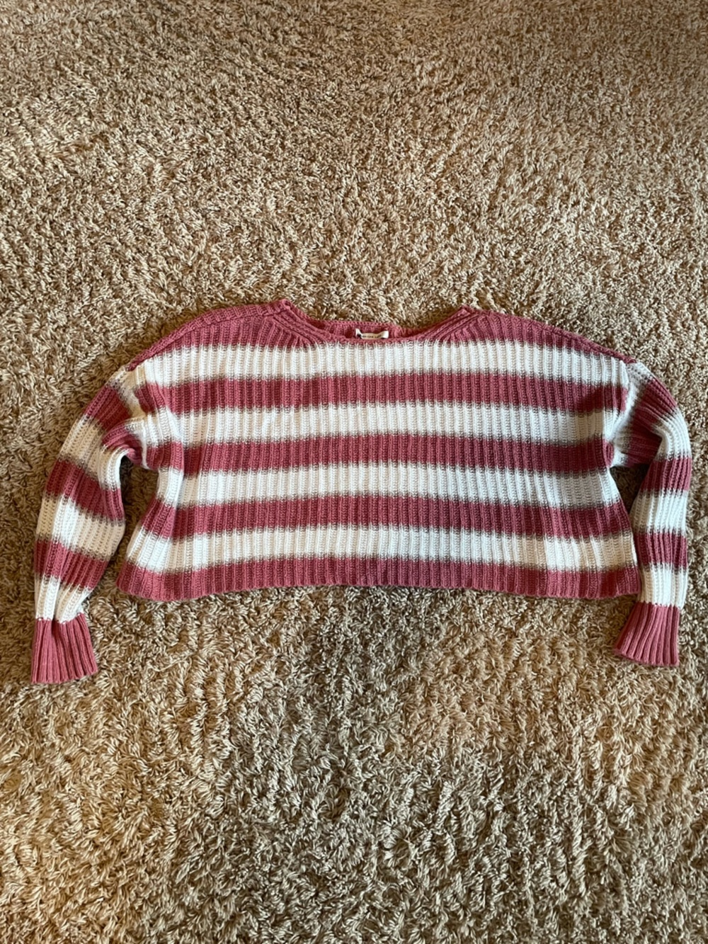 American Eagle Cropped Sweater M